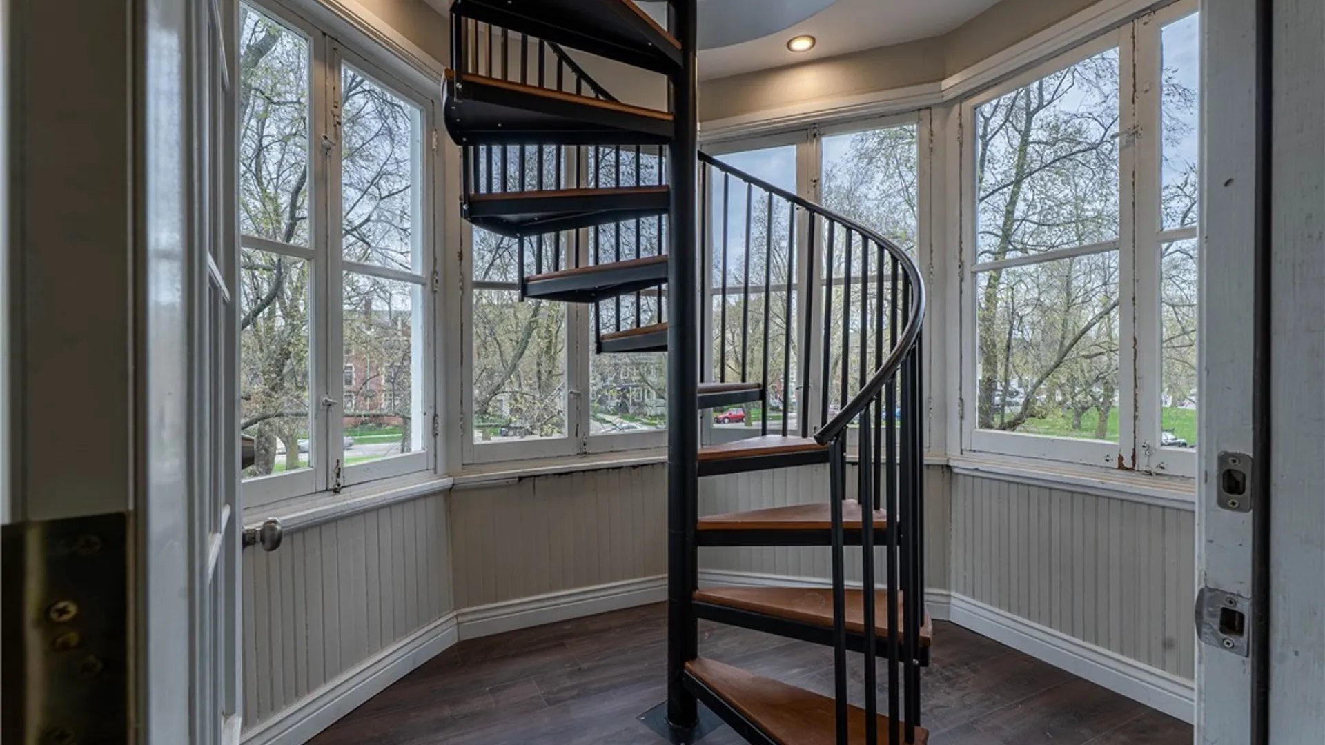 Property at 117 Bidwell Parkway, Buffalo, NY 14222 4