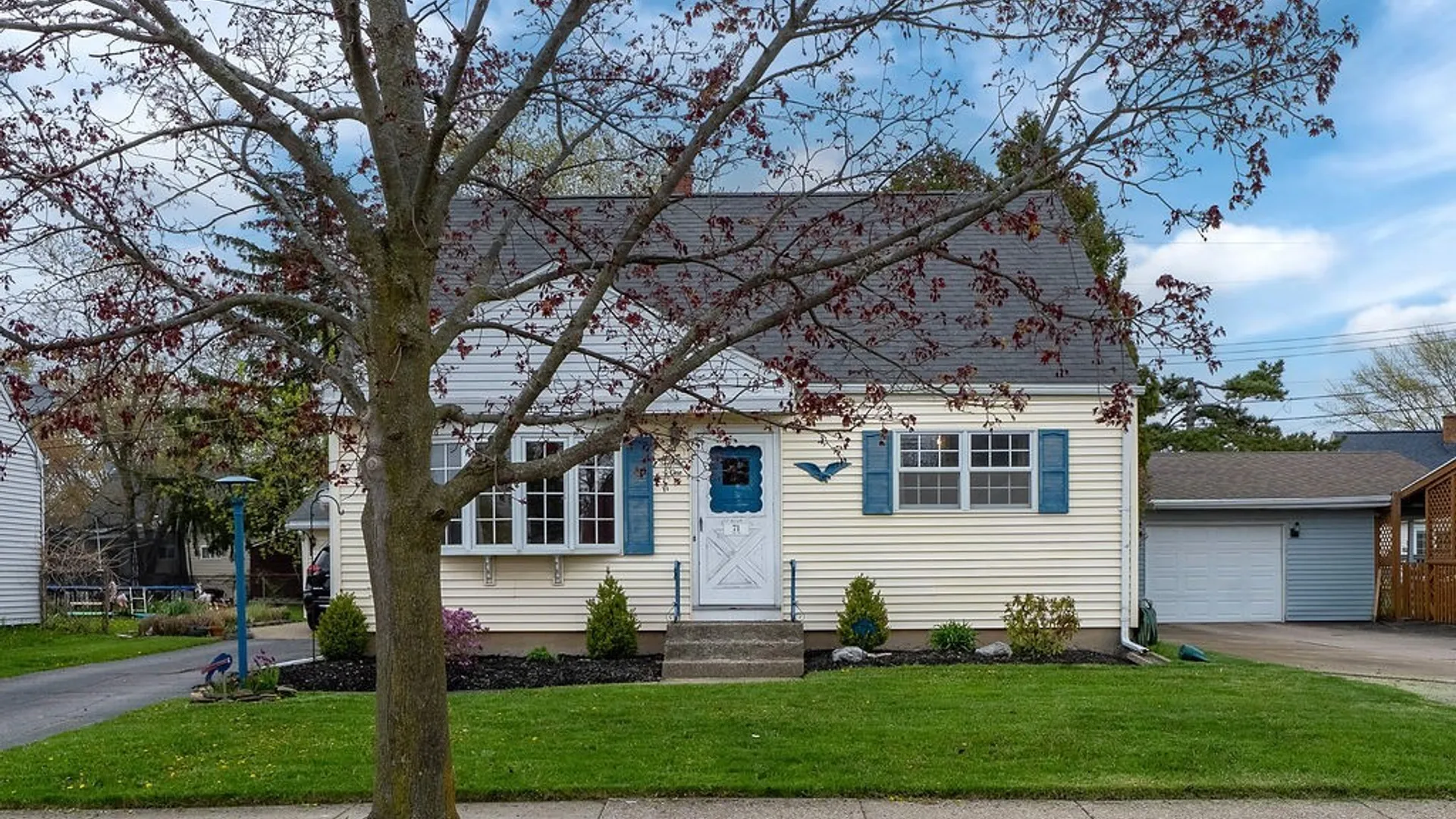 Property at 71 Canisius Court, Cheektowaga, NY 14043 2