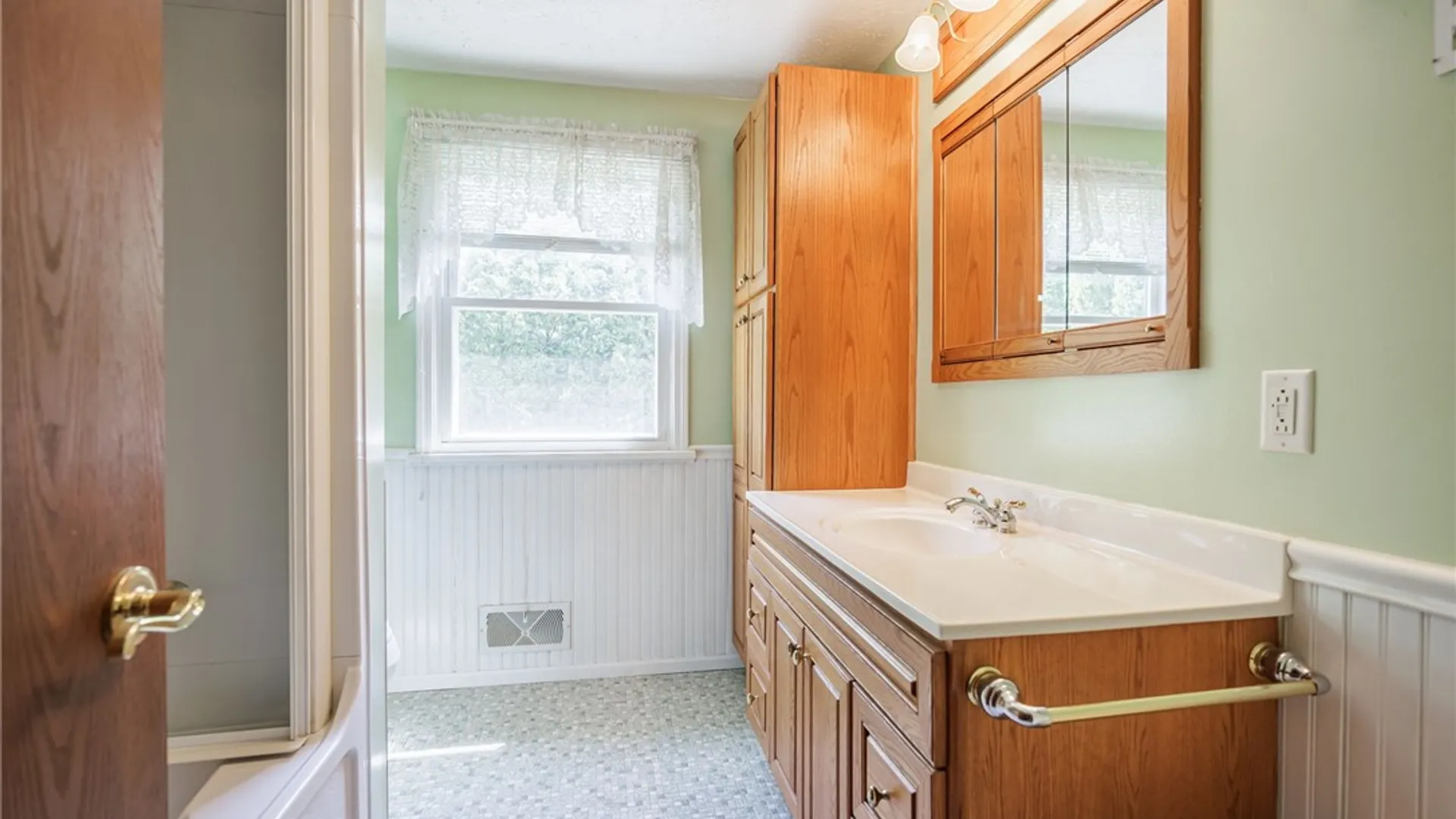 Property at 54 Glen Acre Drive, Henrietta, NY 14534 25