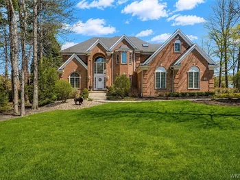 Property at 36 Lakeridge Drive, Orchard Park, NY 14127