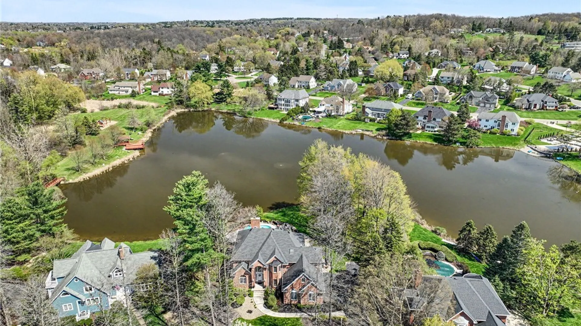 Property at 36 Lakeridge Drive, Orchard Park, NY 14127 38