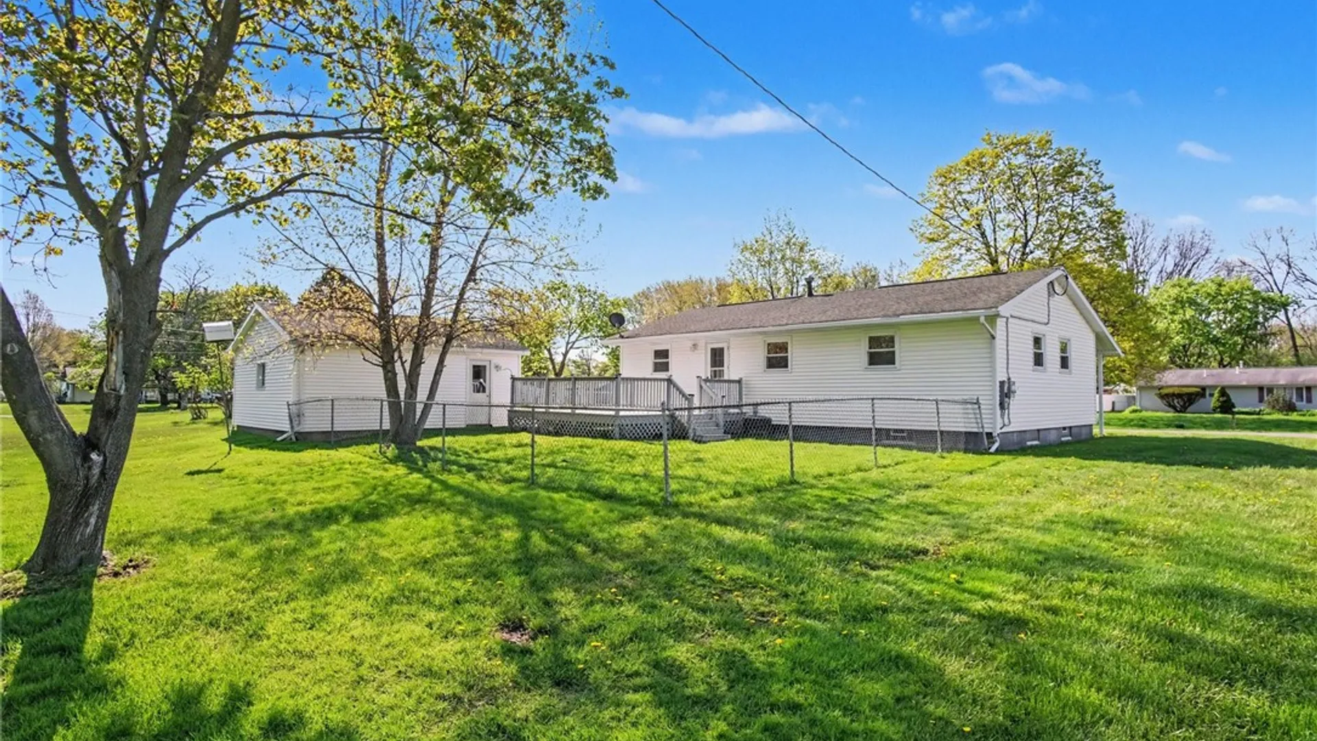 Property at 277 Lycoming Rd, Henrietta, NY 14623 27