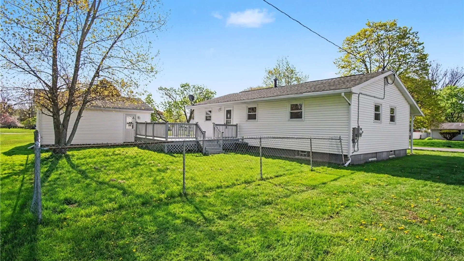 Property at 277 Lycoming Rd, Henrietta, NY 14623 28