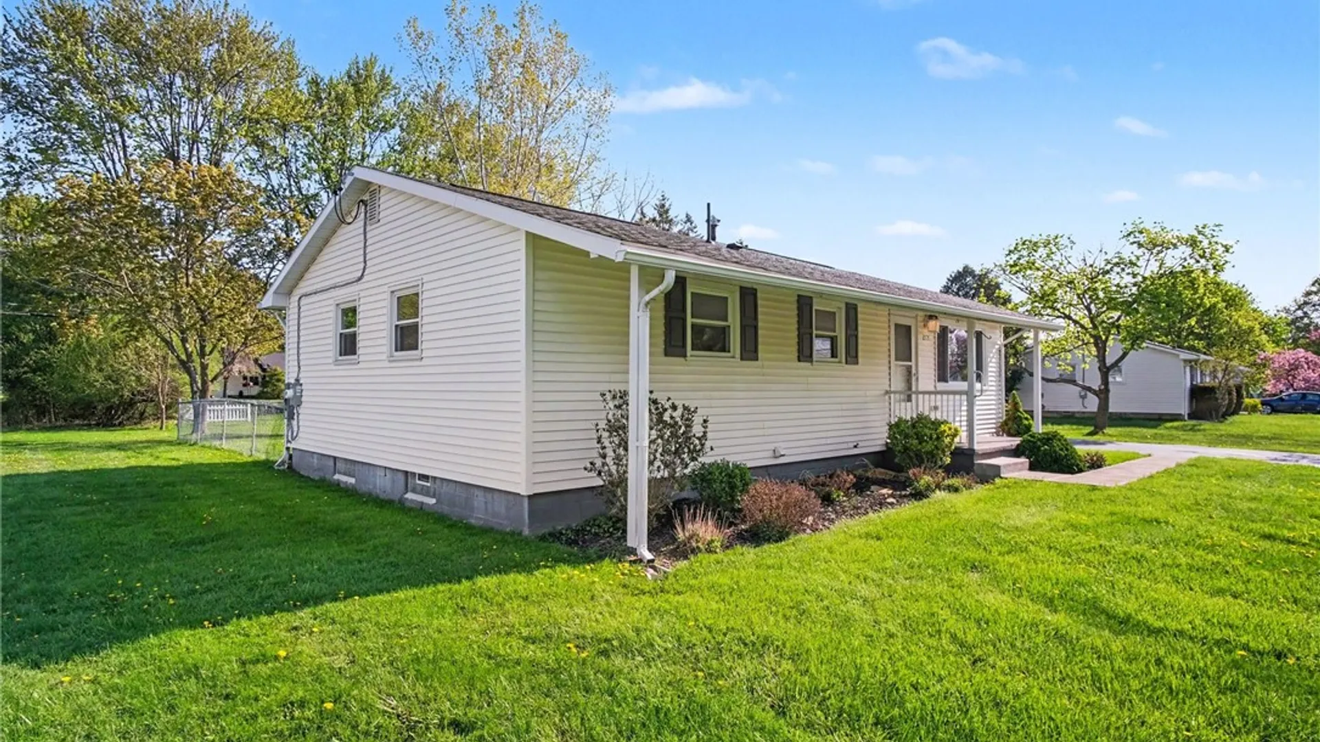 Property at 277 Lycoming Rd, Henrietta, NY 14623 29