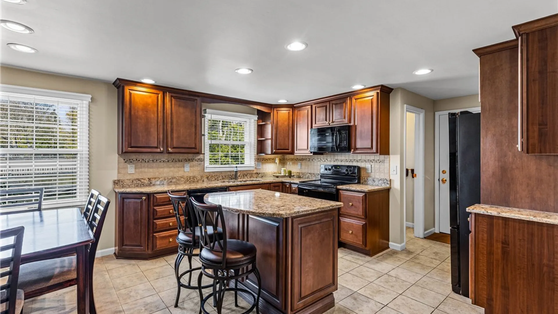 Property at 352 Bridgewood Dr Drive, Greece, NY 14612 4