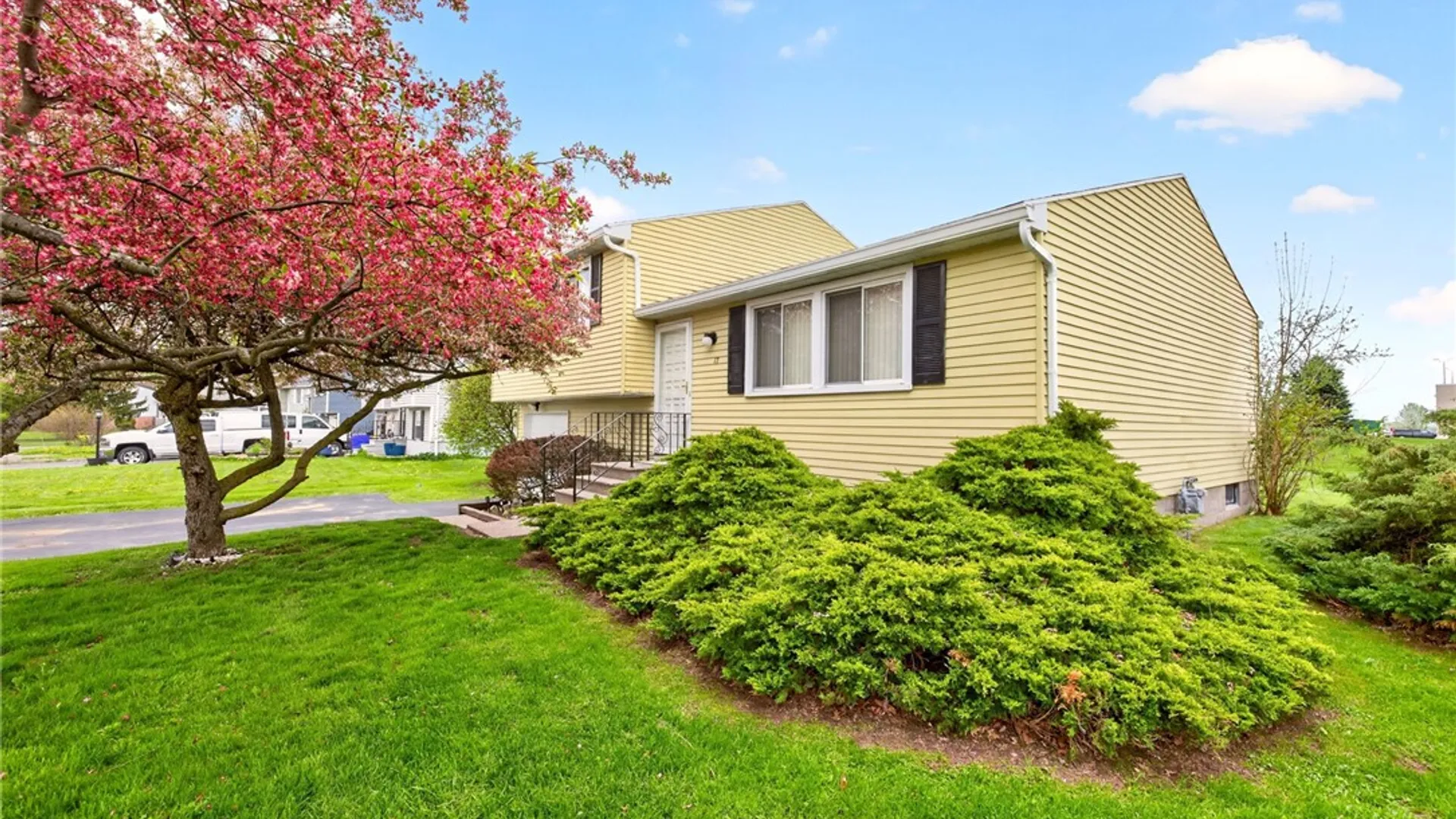 Property at 17 Fox Hollow Drive, Hamlin, NY 14464 3