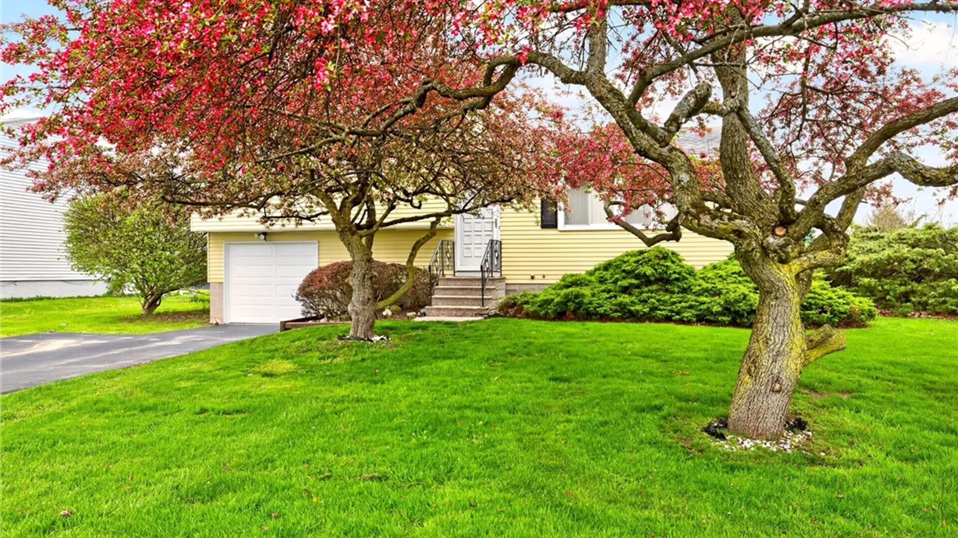 Property at 17 Fox Hollow Drive, Hamlin, NY 14464 4