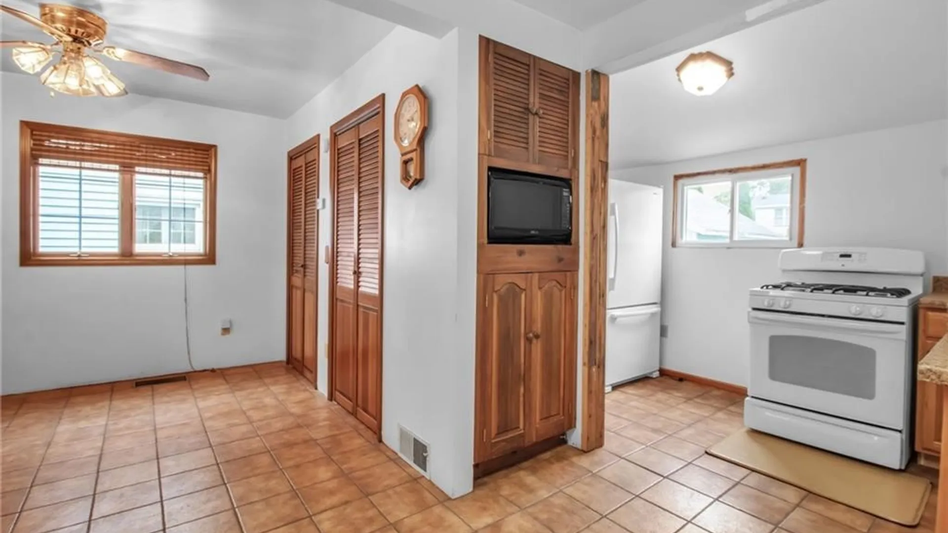 Property at 58 Columbia Avenue, Batavia City, NY 14020 13