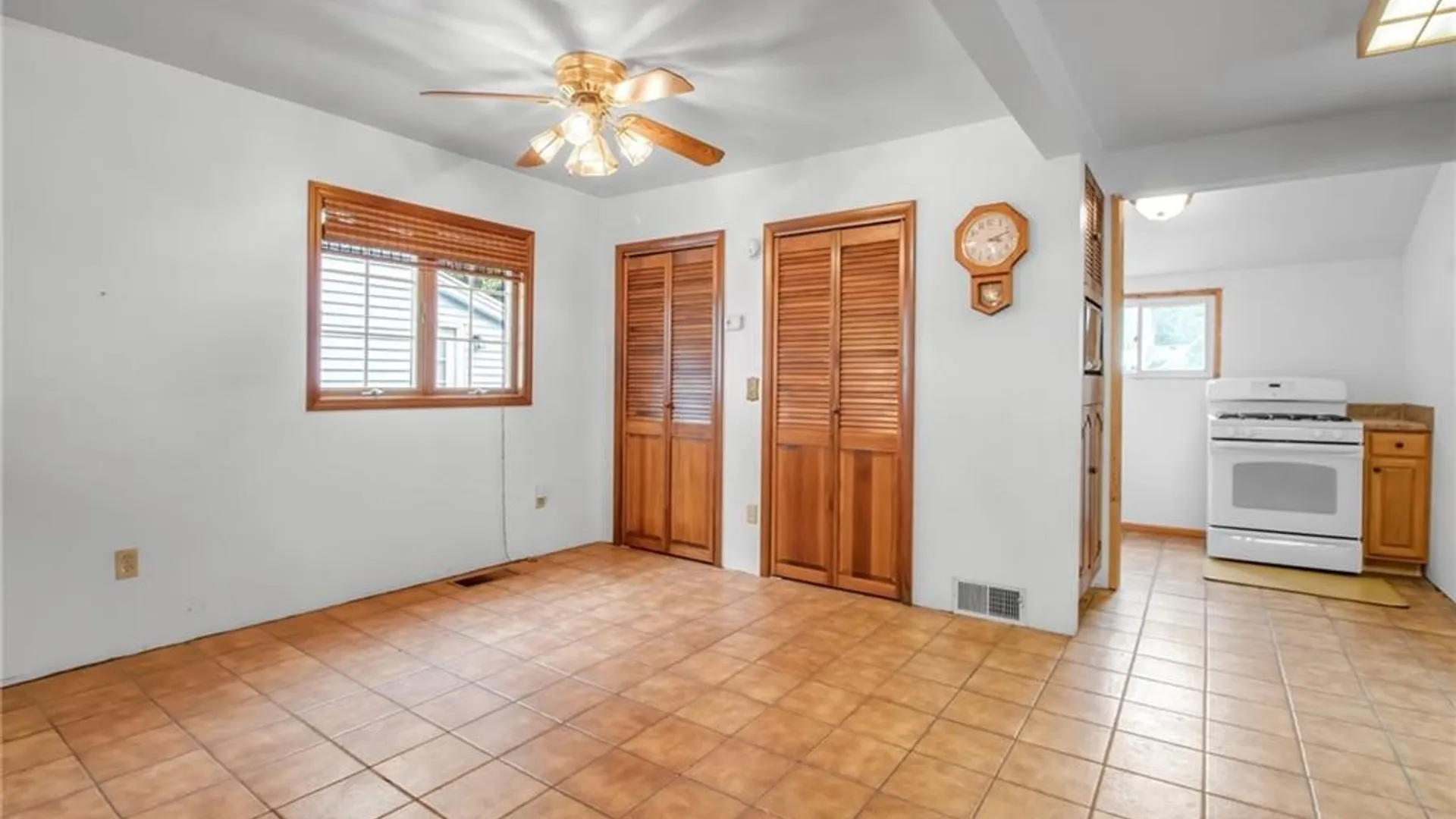 Property at 58 Columbia Avenue, Batavia City, NY 14020 7