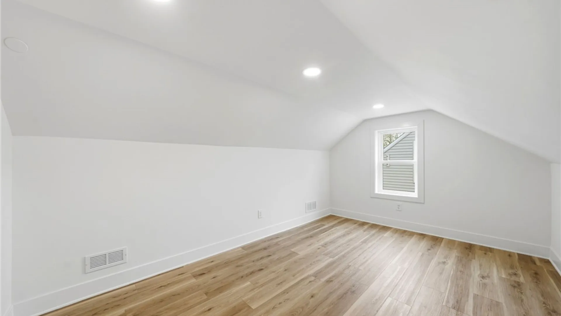 Property at 81 Oehman Boulevard, Cheektowaga, NY 14225 28