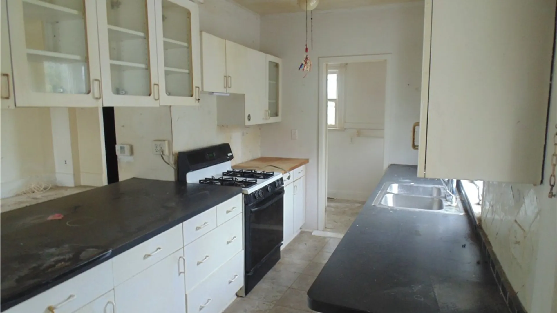 Property at 860 Washington Avenue, Irondequoit, NY 14617 16