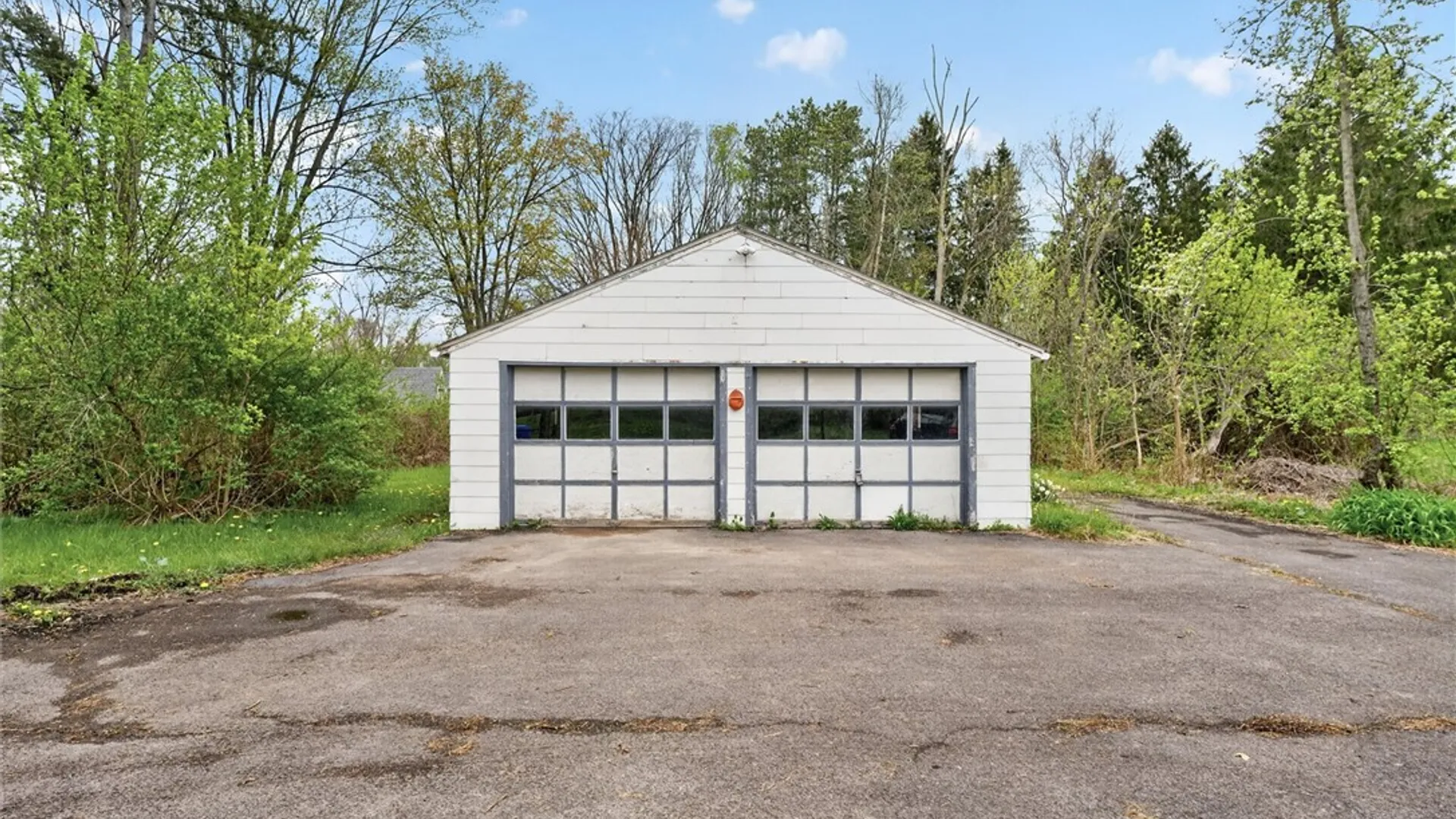 Property at 1156 Peck Road, Parma, NY 14468 4