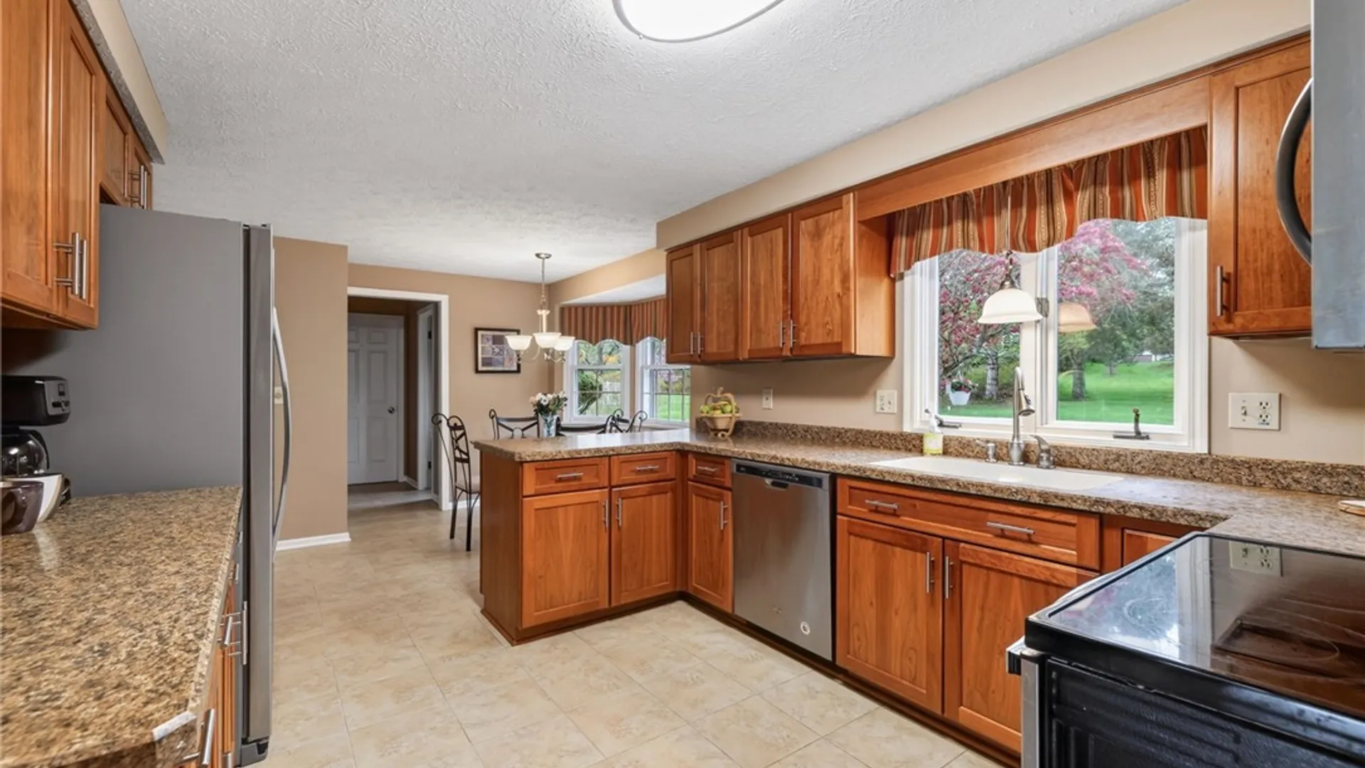 Property at 15 Brookshire Lane, Penfield, NY 14526 18
