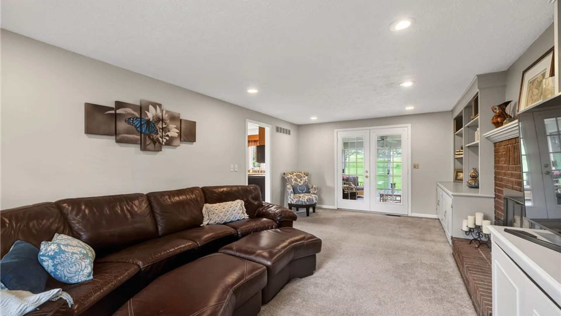 Property at 15 Brookshire Lane, Penfield, NY 14526 22