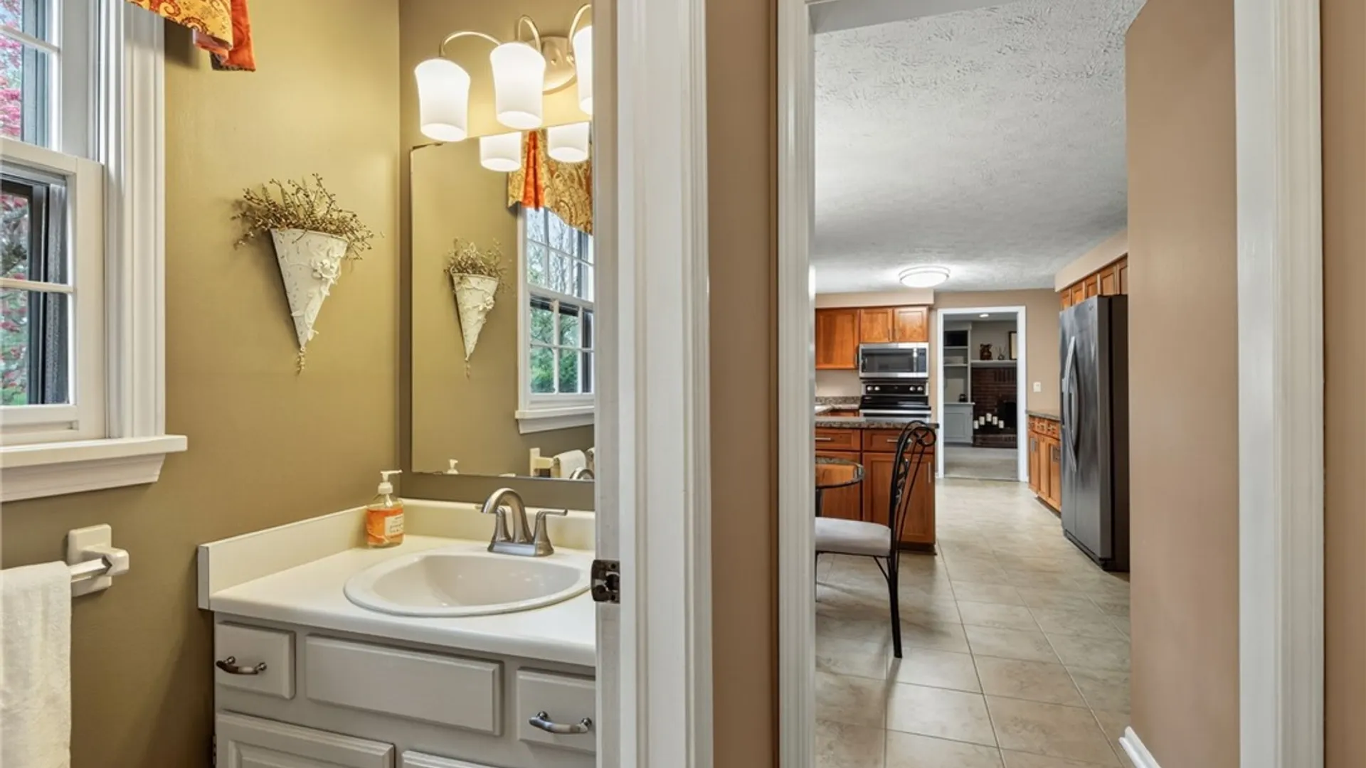 Property at 15 Brookshire Lane, Penfield, NY 14526 26