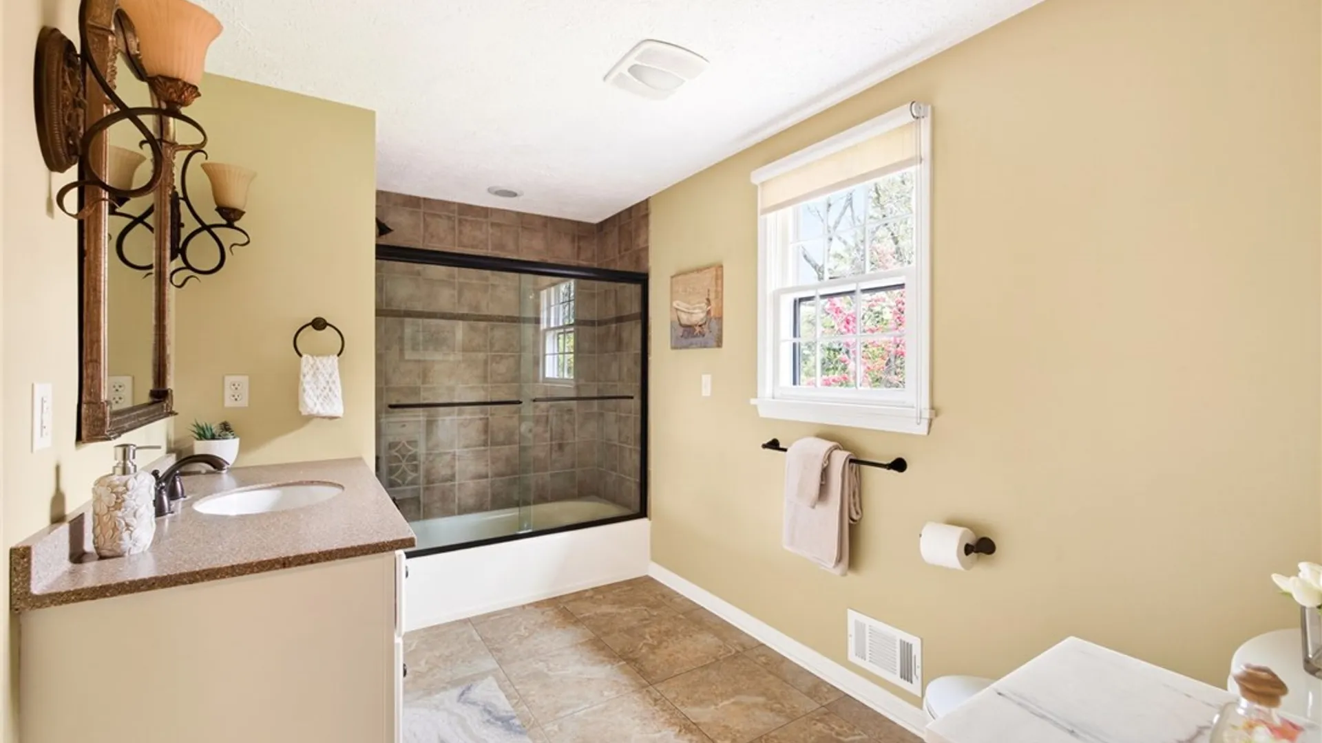 Property at 15 Brookshire Lane, Penfield, NY 14526 38