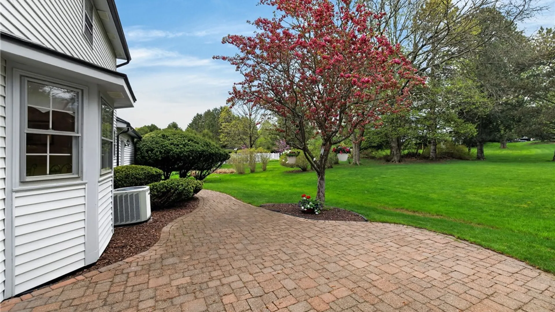 Property at 15 Brookshire Lane, Penfield, NY 14526 43