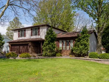 Property at 8010 Crestview Drive, Niagara, NY 14304