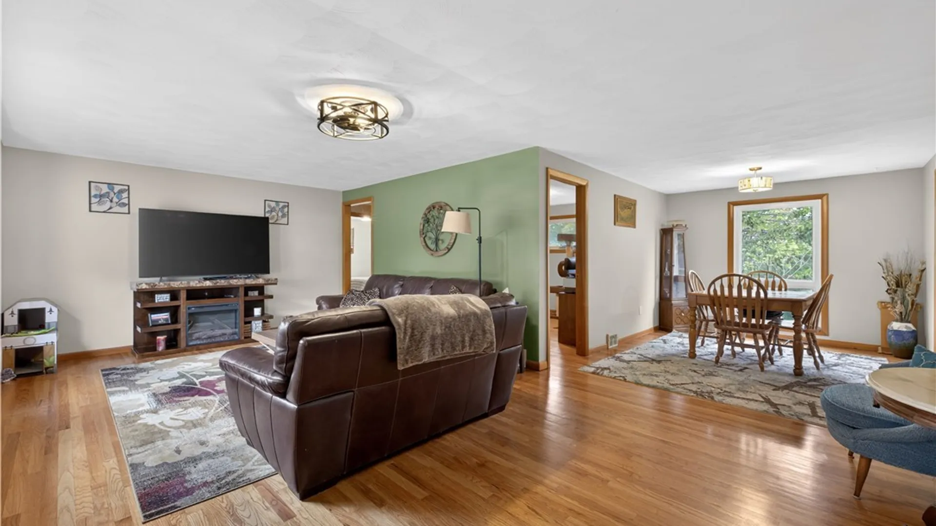 Property at 207 Dickerson Drive, Camillus, NY 13031 22