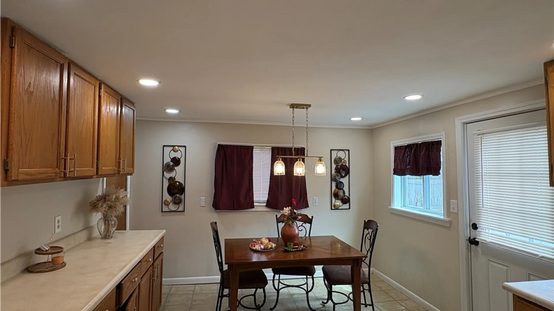 Property at 179 VILLA Avenue, Buffalo, NY 14216 5