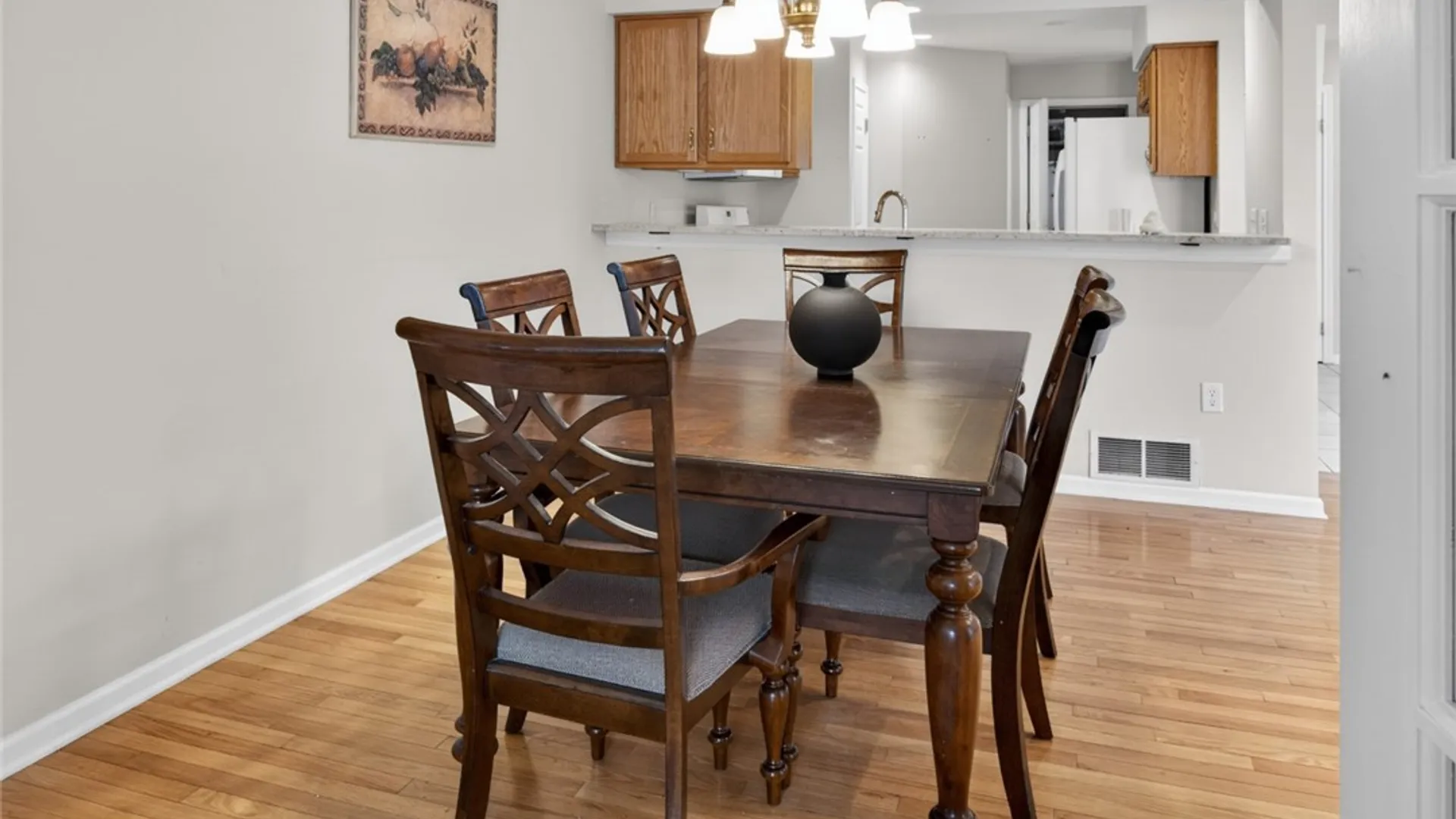 Property at 8 Foxe Commons, Chili, NY 14624 23
