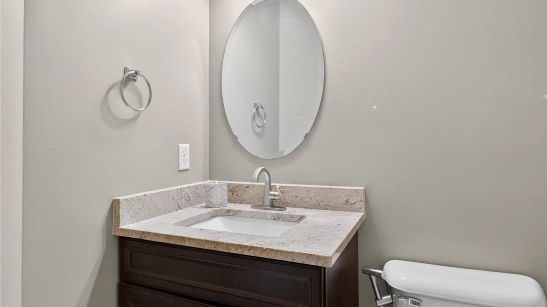 Property at 8 Foxe Commons, Chili, NY 14624 25