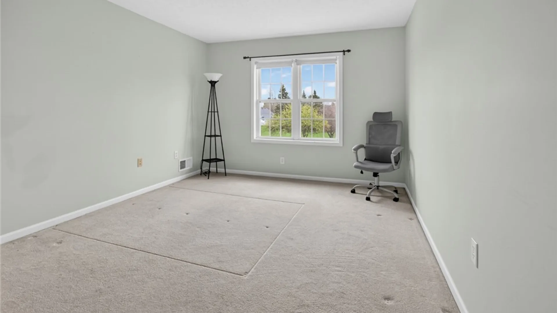 Property at 8 Foxe Commons, Chili, NY 14624 26
