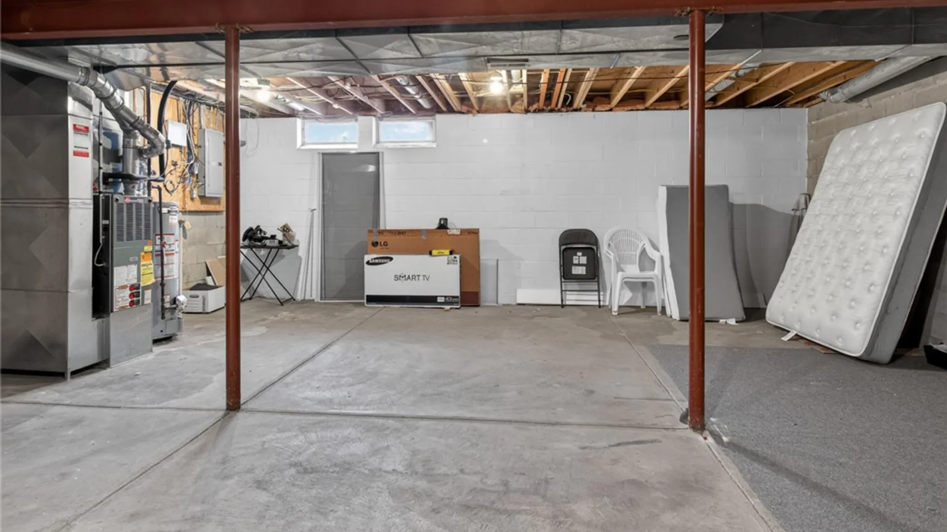 Property at 8 Foxe Commons, Chili, NY 14624 46