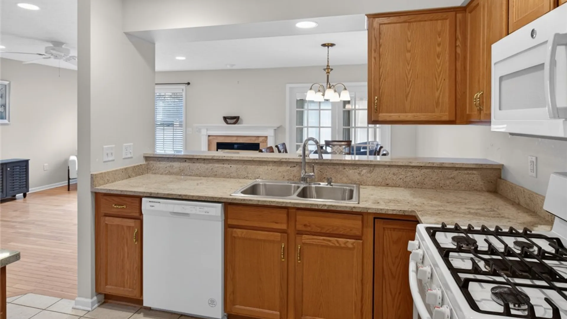 Property at 8 Foxe Commons, Chili, NY 14624 10