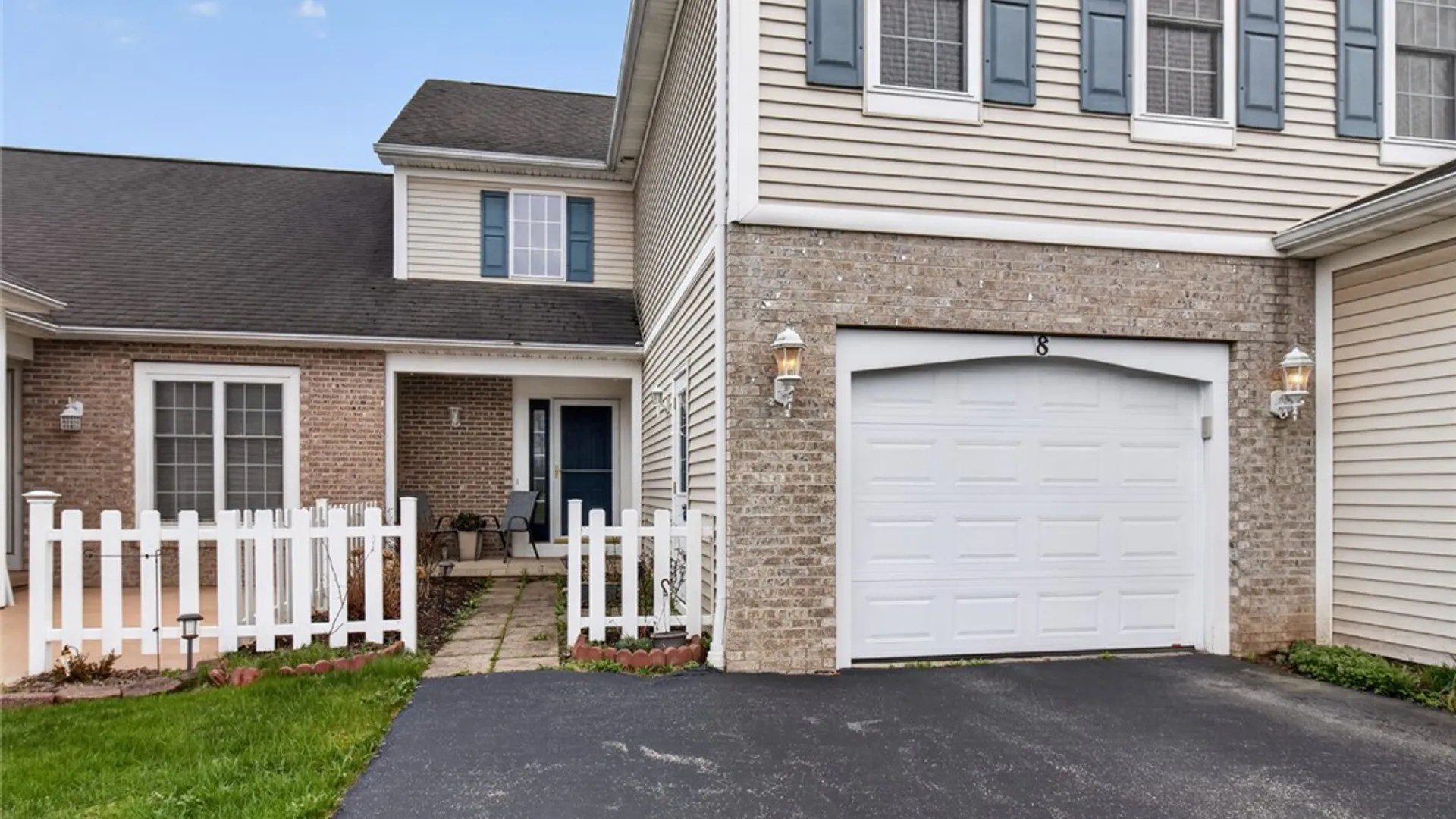 Property at 8 Foxe Commons, Chili, NY 14624 3