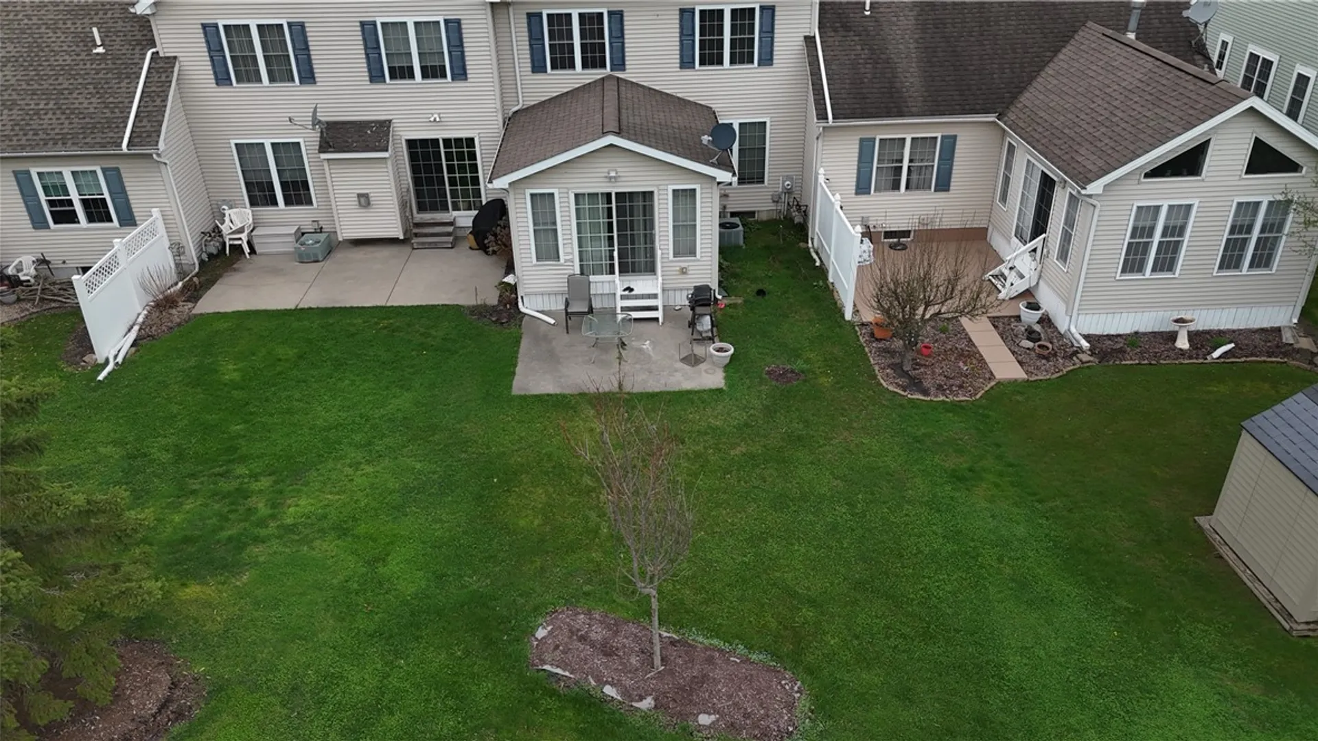 Property at 8 Foxe Commons, Chili, NY 14624 4