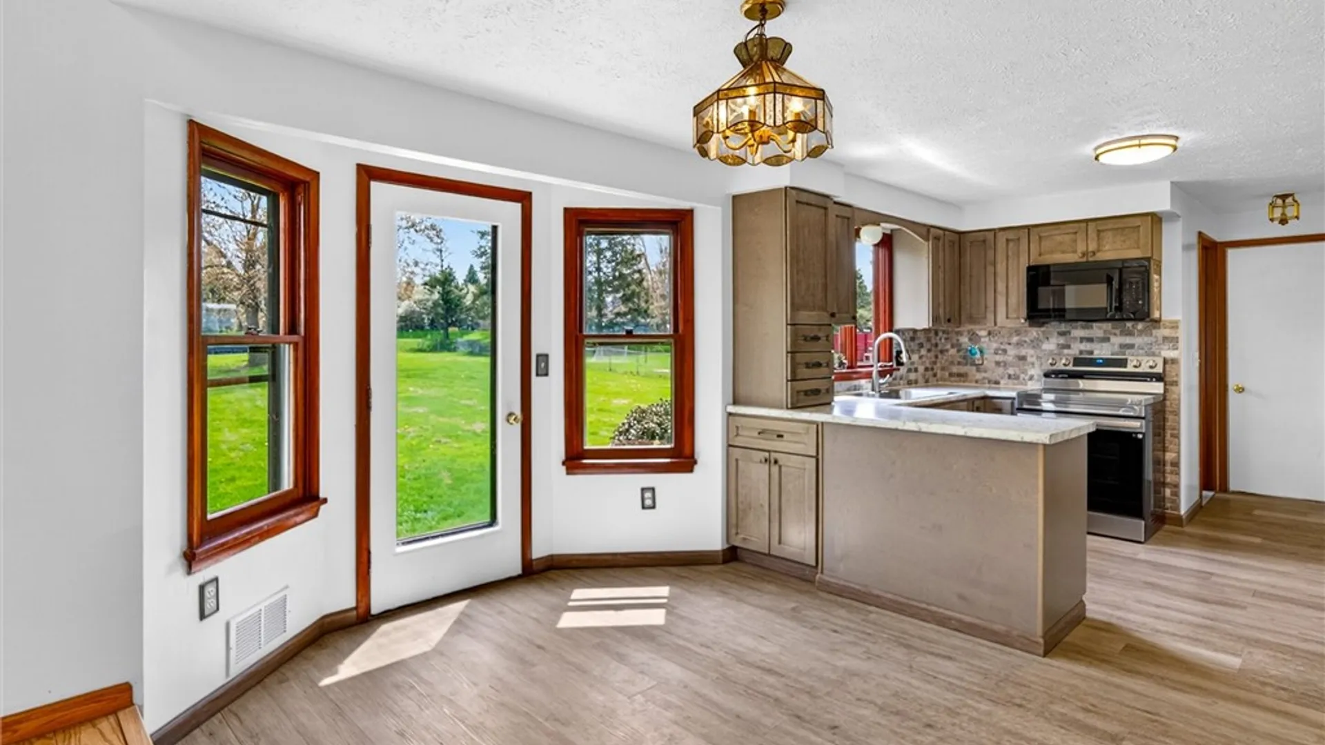 Property at 51 Clearwater Circle, Greece, NY 14612 10
