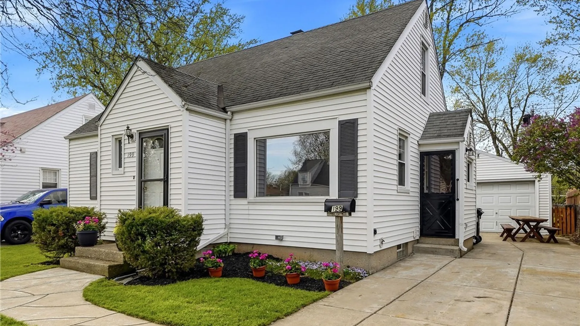 Property at 199 Homewood Avenue, Tonawanda, NY 14217 2
