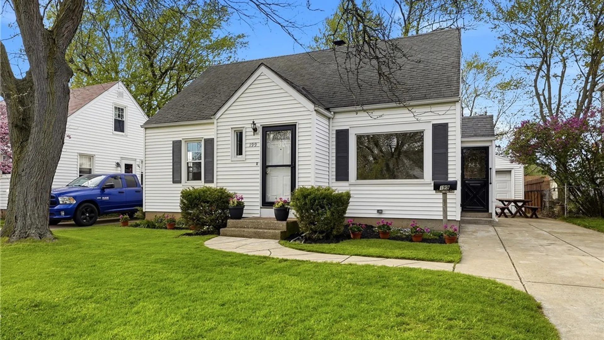Property at 199 Homewood Avenue, Tonawanda, NY 14217 4