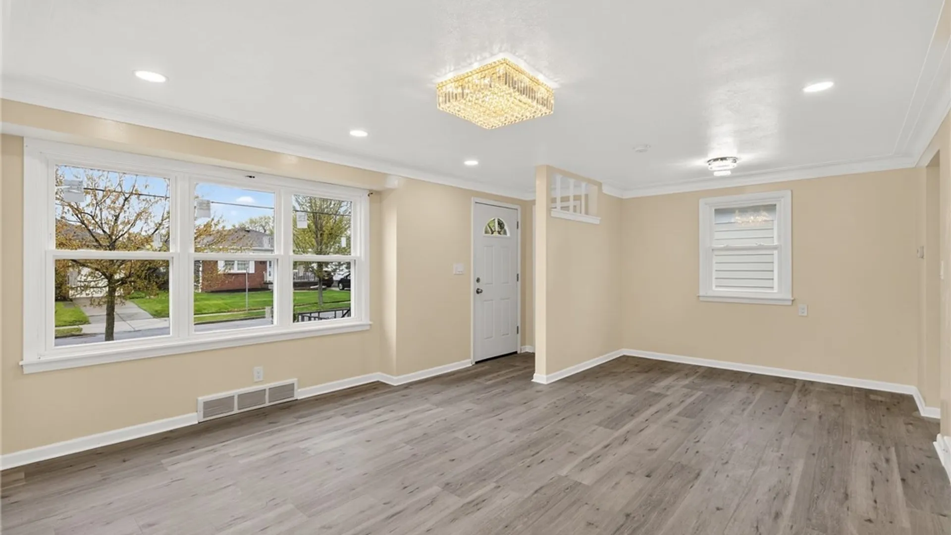 Property at 322 Callodine Avenue, Amherst, NY 14226 16