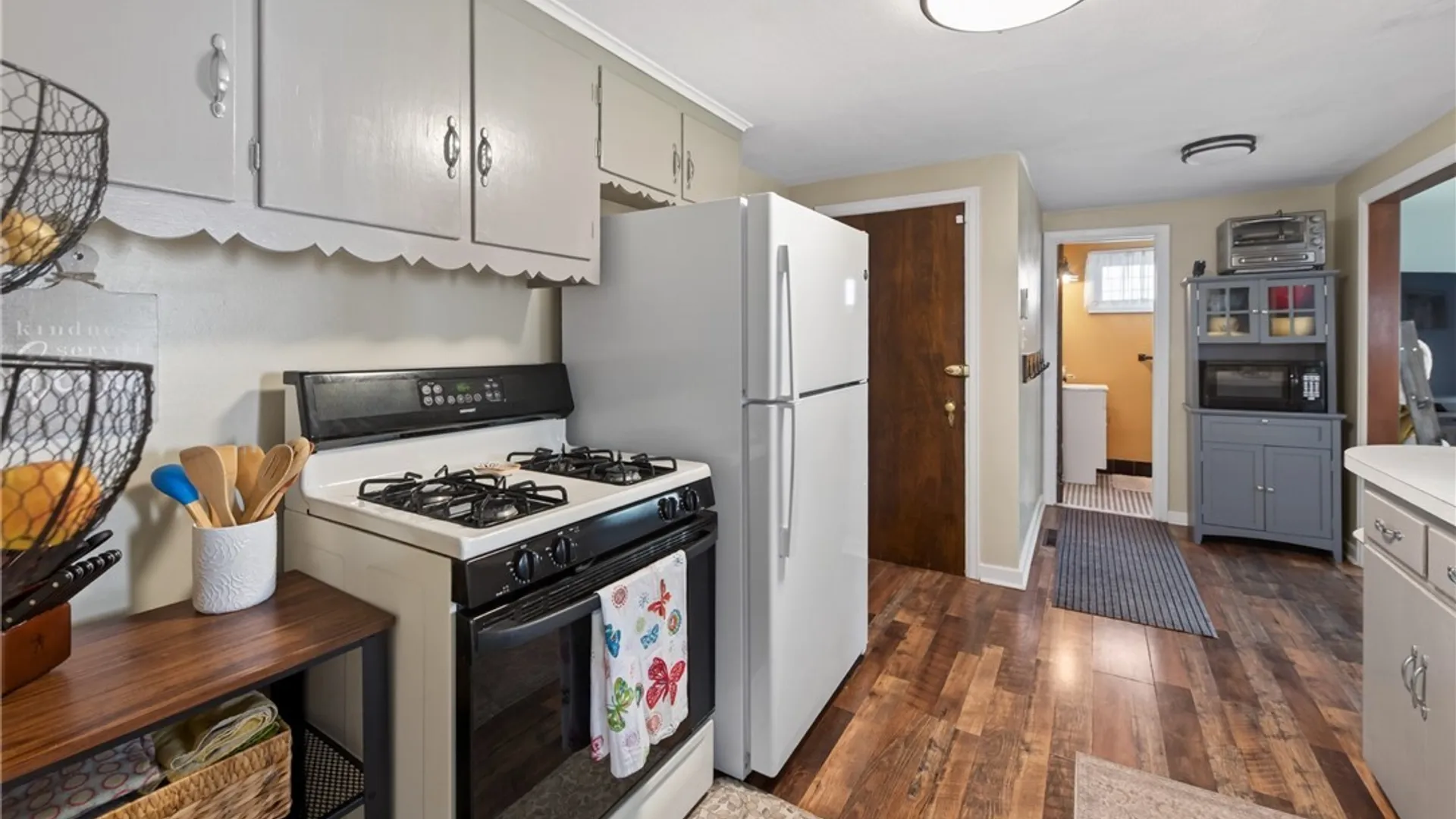 Property at 1215 Court St, Syracuse, NY 13208 15