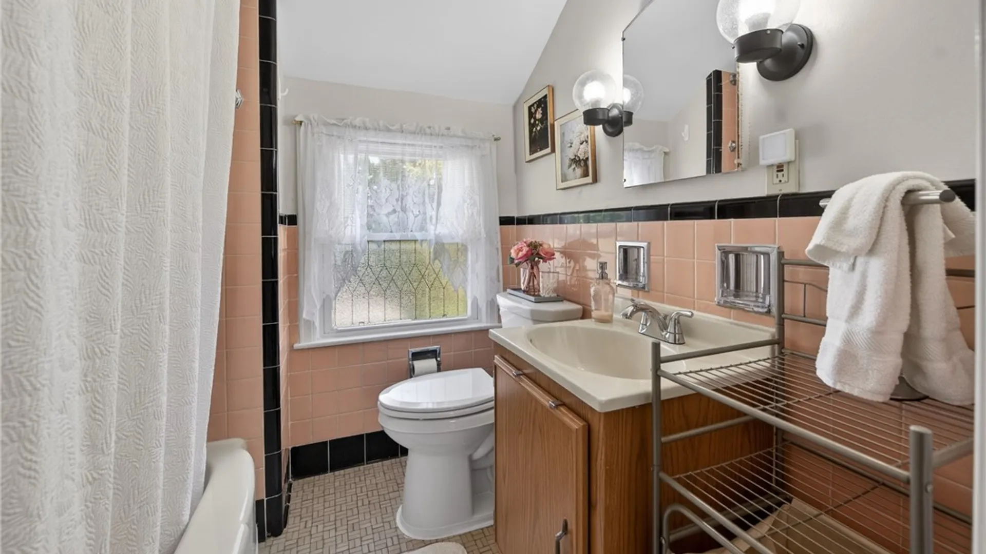 Property at 1215 Court St, Syracuse, NY 13208 30