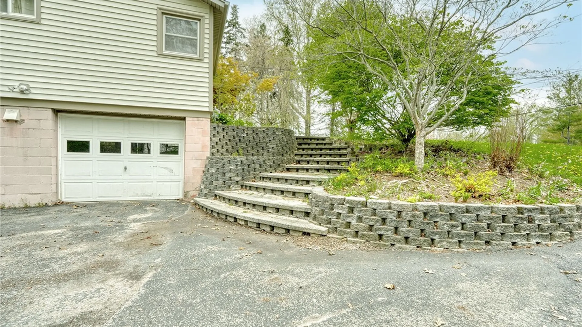 Property at 924 Ridge Road, Ontario, NY 14519 6
