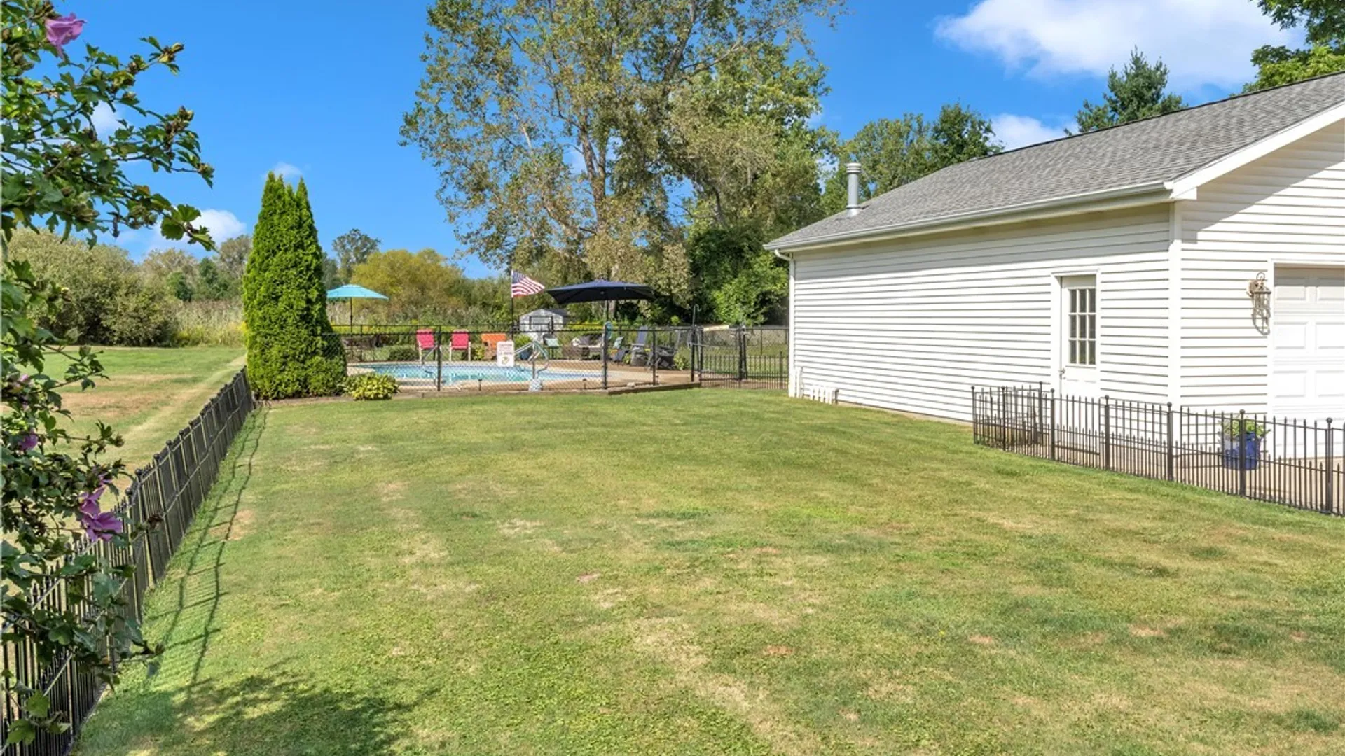Property at 60 Old Falls Boulevard, North Tonawanda, NY 14120 9