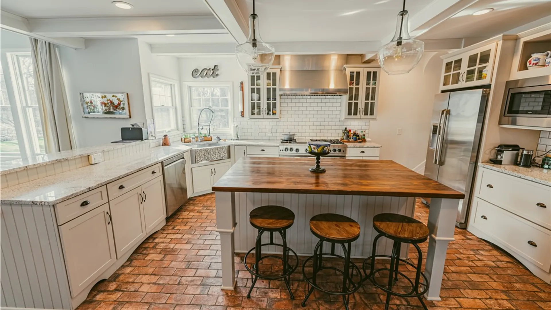 Property at 30 Harwood Lane, Pittsford, NY 14445 10