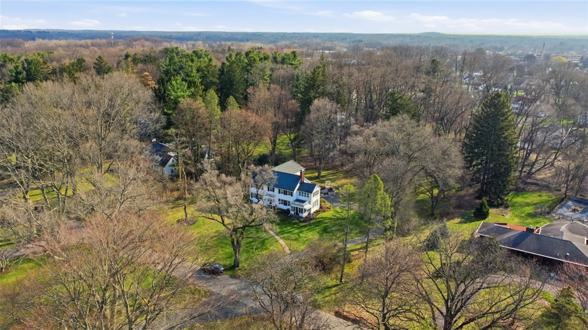 Property at 30 Harwood Lane, Pittsford, NY 14445 45