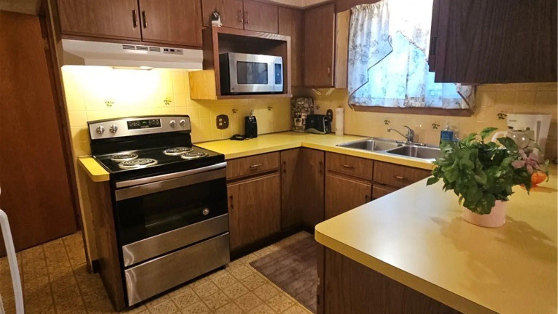 Property at 516 Zimmerman Boulevard, Tonawanda, NY 14223 5