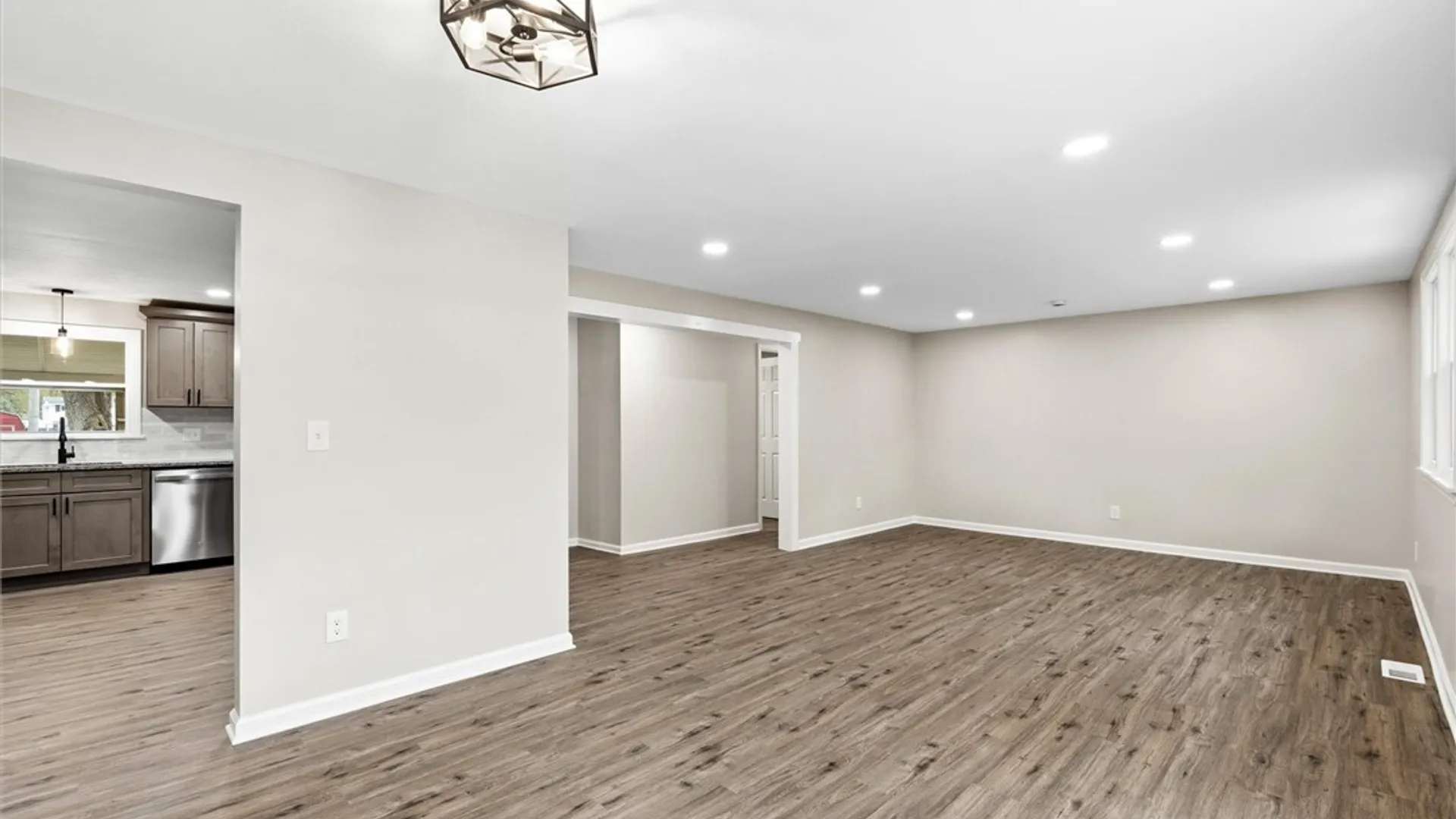 Property at 7 Gooseberry Lane, Clay, NY 13090 17