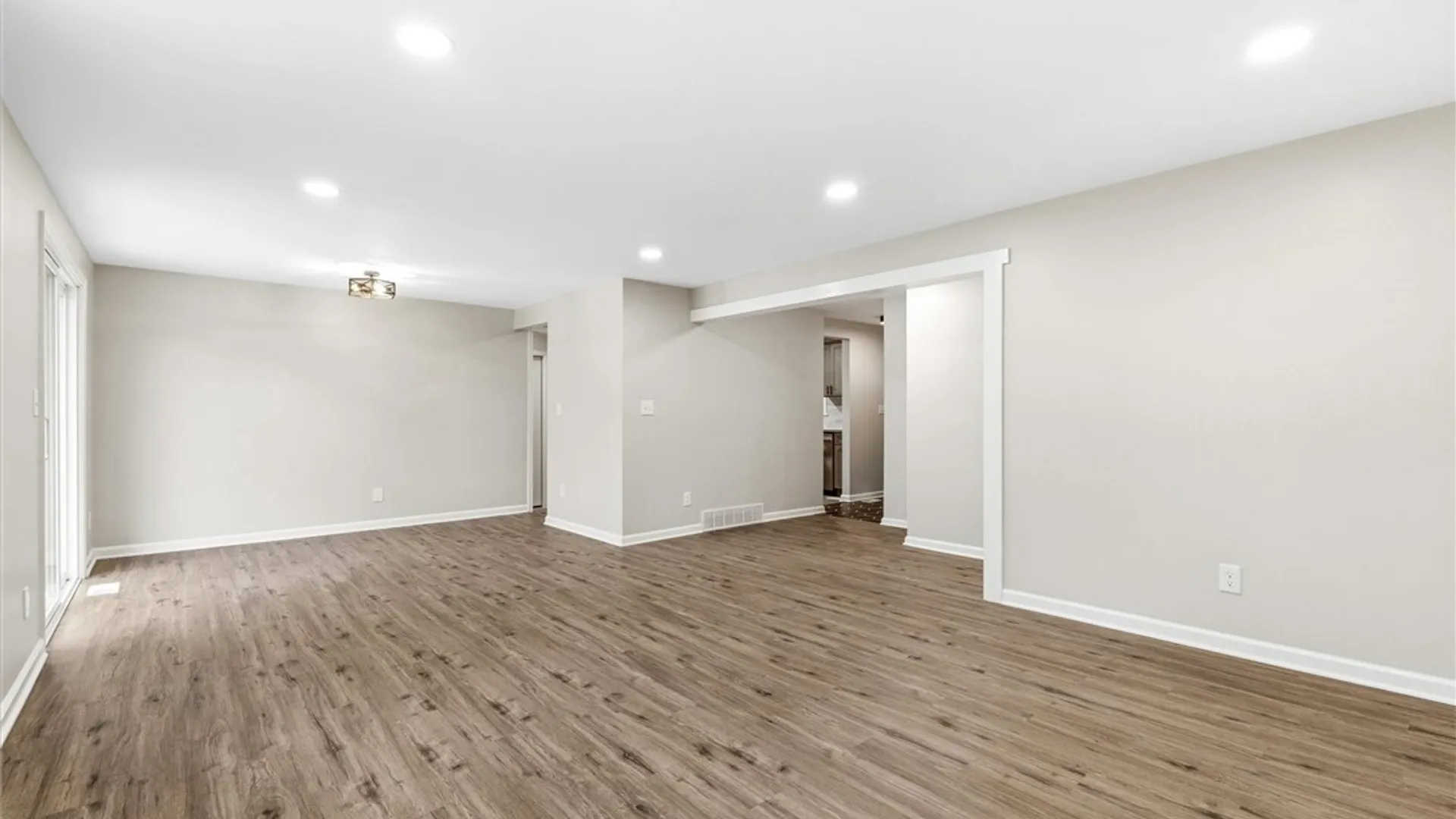 Property at 7 Gooseberry Lane, Clay, NY 13090 29