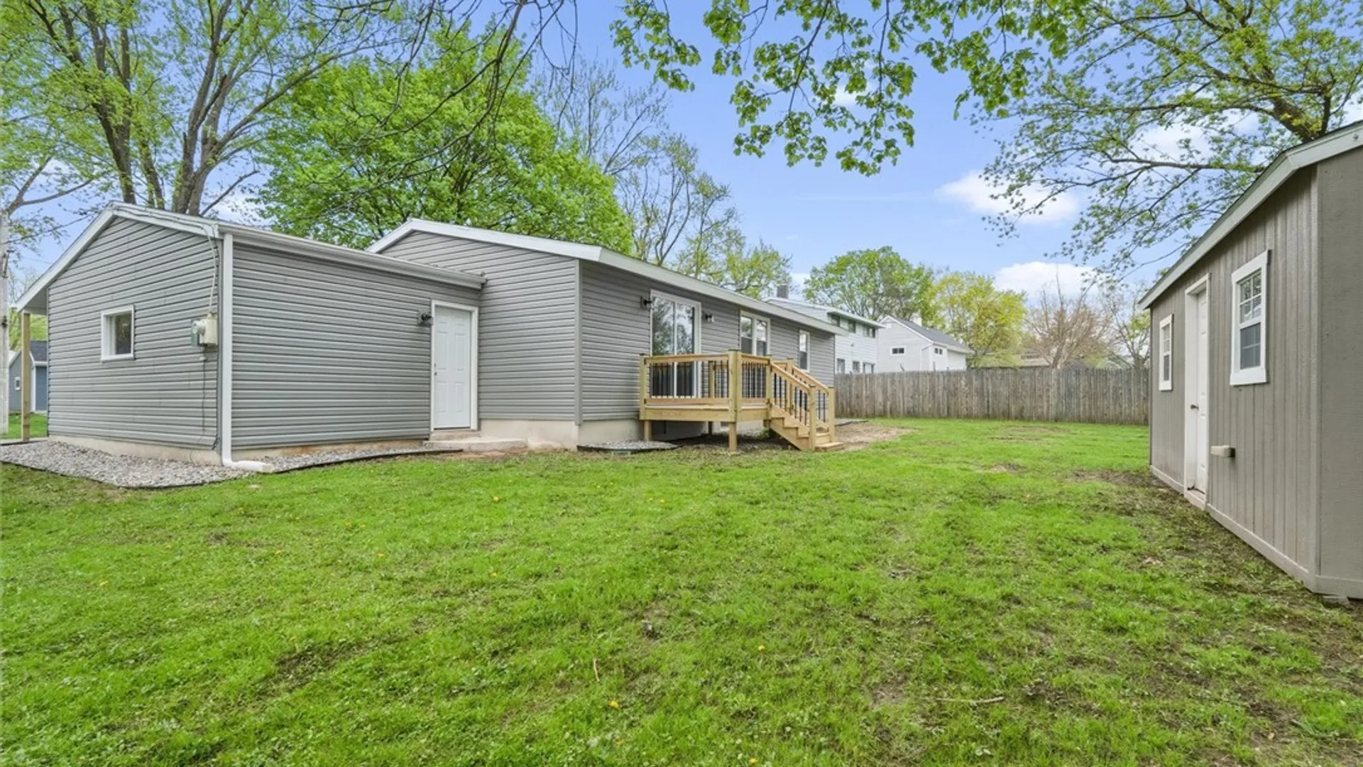 Property at 7 Gooseberry Lane, Clay, NY 13090 40