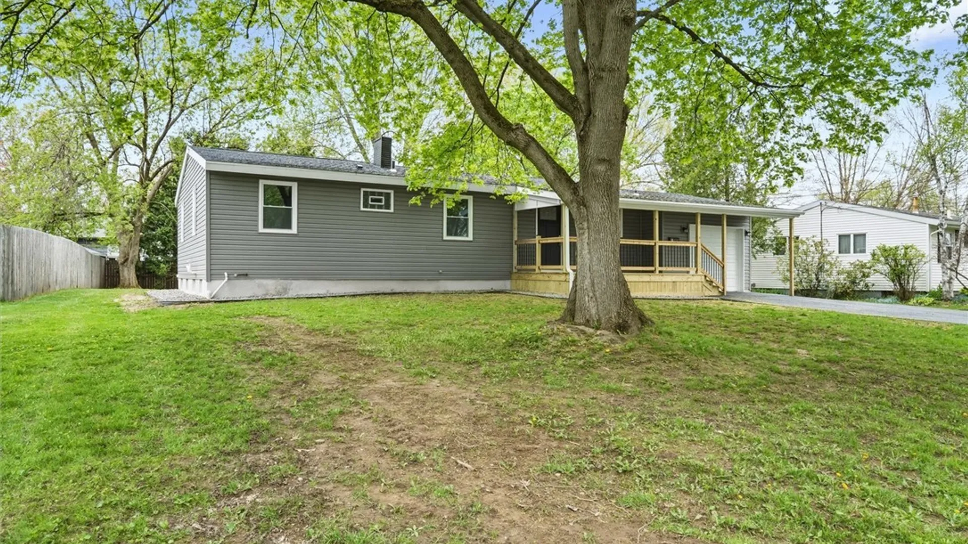 Property at 7 Gooseberry Lane, Clay, NY 13090 5