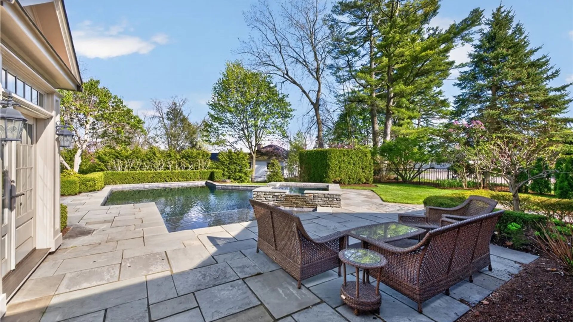 Property at 7 Elmwood Hill Lane, Brighton, NY 14610 40