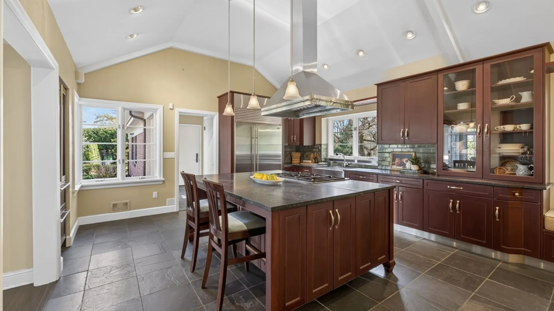 Property at 7 Elmwood Hill Lane, Brighton, NY 14610 8