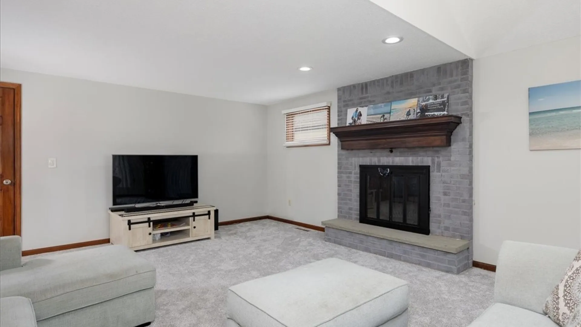 Property at 4 Gina Mdws Meadow, Amherst, NY 14051 12
