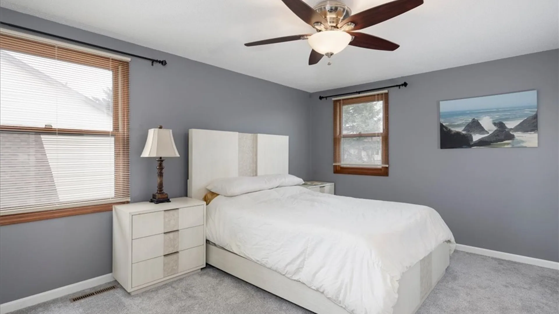 Property at 4 Gina Mdws Meadow, Amherst, NY 14051 17